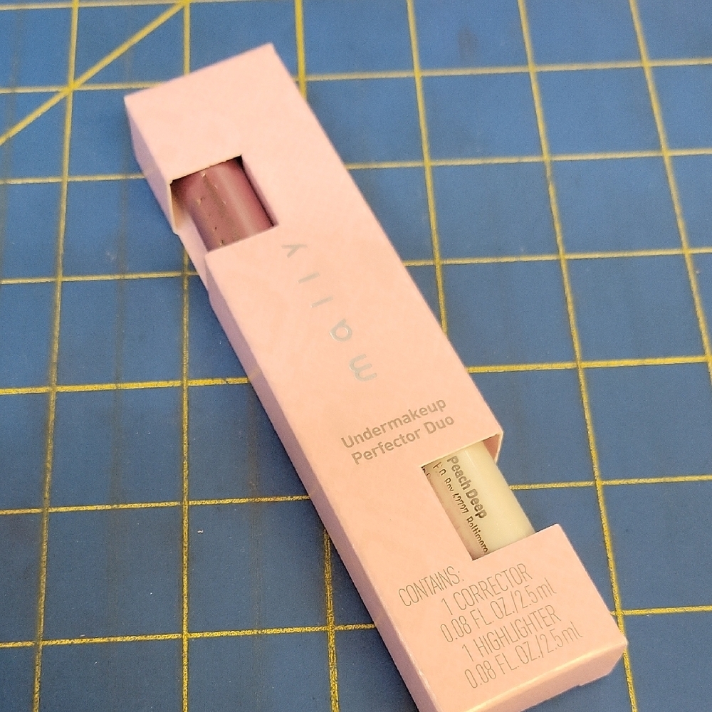 Mally Beauty Under Makeup Perfector Duo 1 Corrector 1 Highlighter Deep Peach New